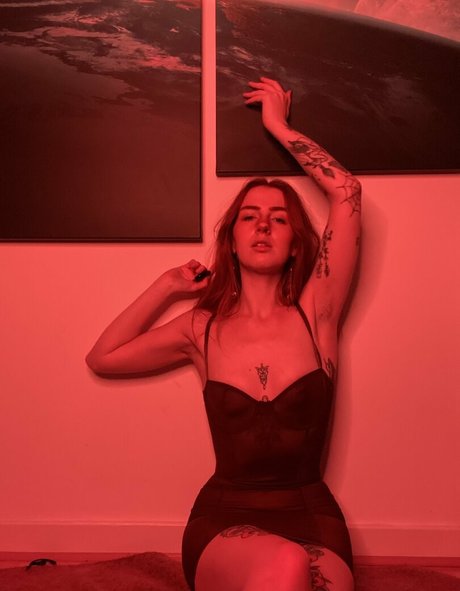 teen solo onlyfans top pic