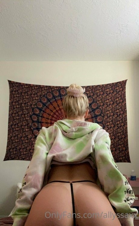 allyssaxx pornstar top pic