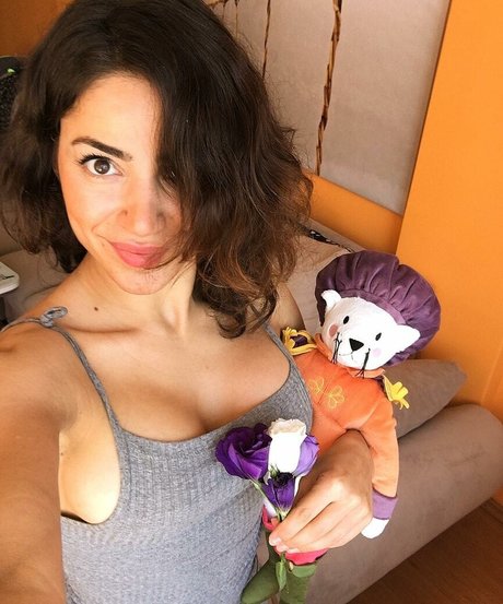 Serpil Cansz hd star images