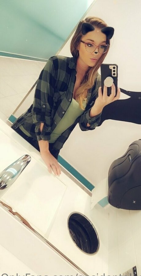 accidentallydelicious exclusive actress gallery