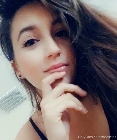 naughty wife life star nude photo