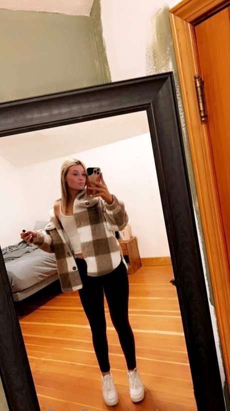 chloeayy high quality model pic