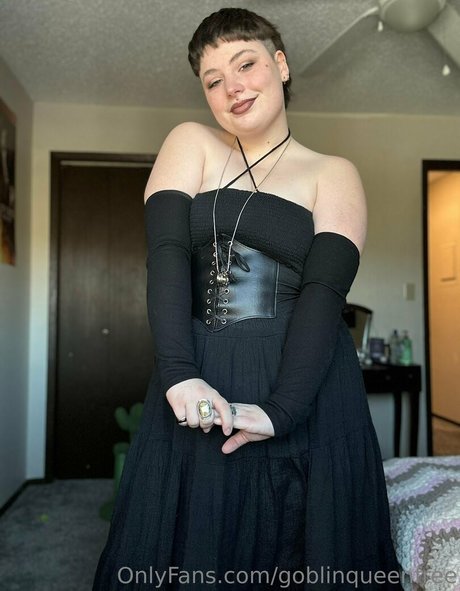 goblinqueenfree nudes model picture