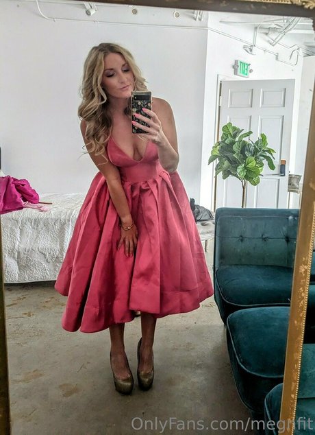 megnfit beautiful model img