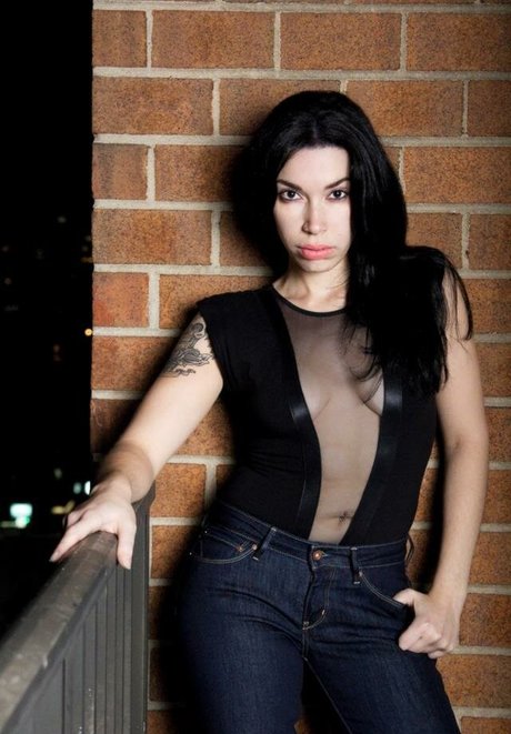 Nayoche nude actress gallery