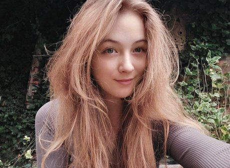 sleepyvegan beautiful pornstar image