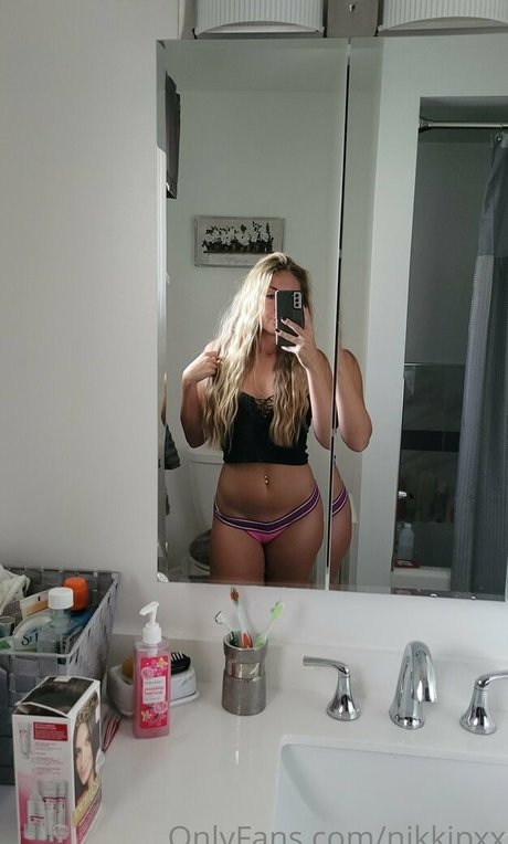 Nikkipxx sex model pic