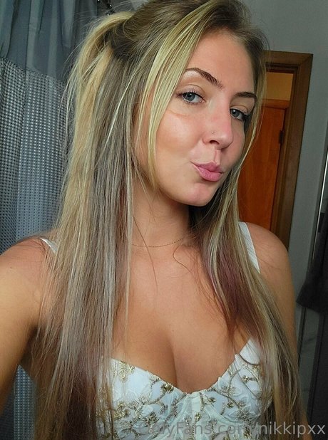 Nikkipxx art star archive