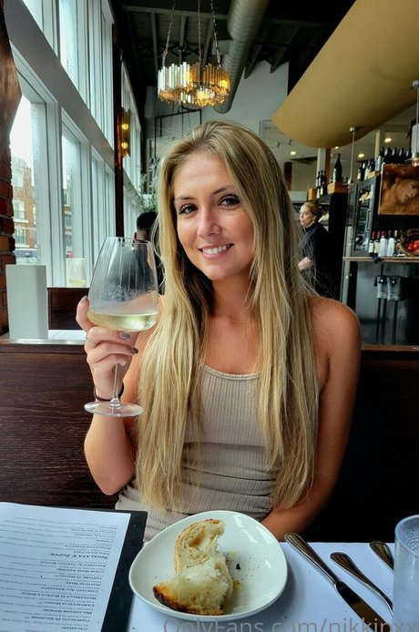 Nikkipxx star pornographic archive