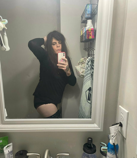 camila margot high quality pornstar image