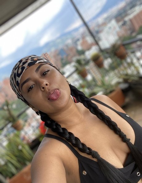 hazelxfox adult star photo