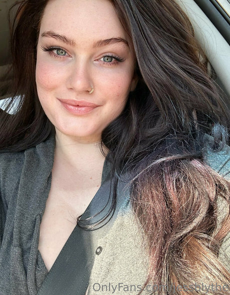 jessblythe model hot picture