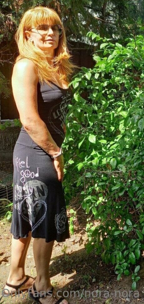 naked nora nudes model photo