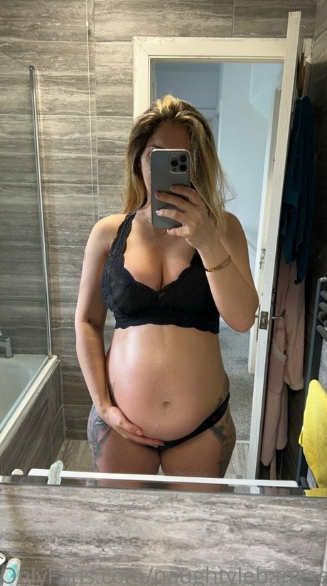 Naughty Lebanese porn actress img