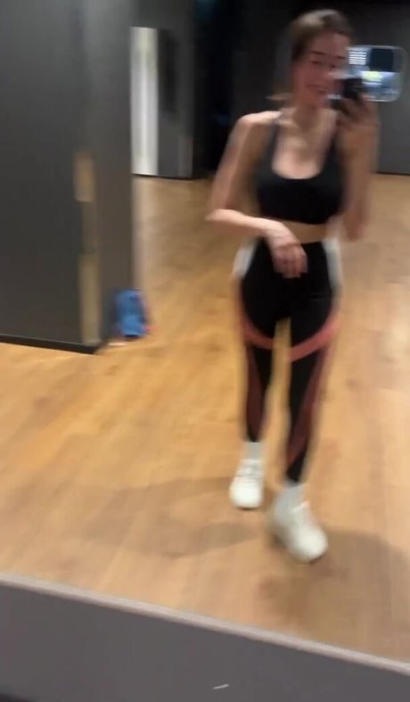 Daniela Derly sex model img