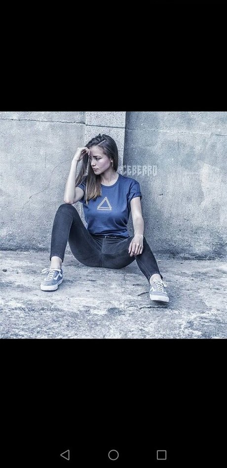 Daniela Derly hot actress photo