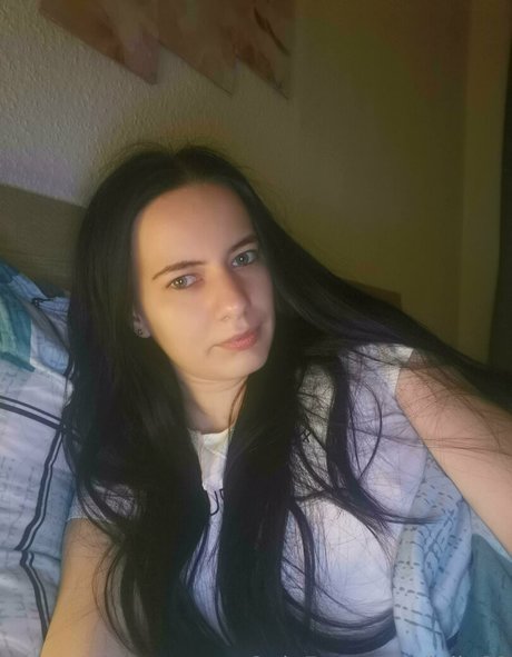 julia92 erotic model photo