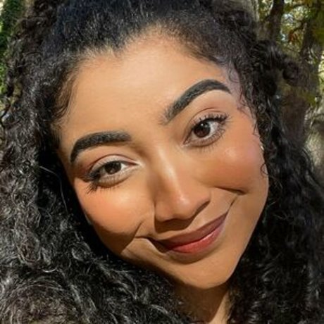 krystalogy model exclusive img