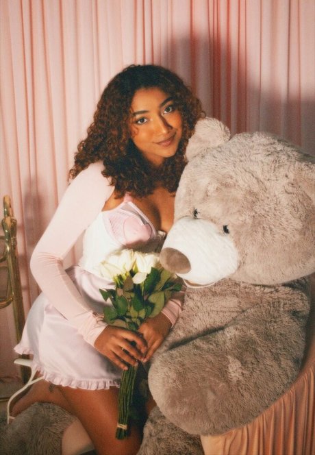 krystalogy porn model img