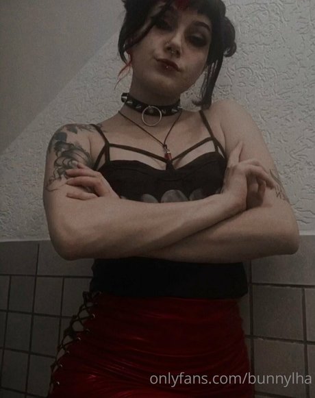 Vanilla Mon erotic pornstar photos