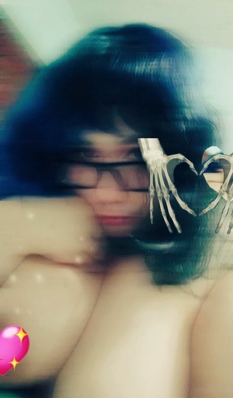 Moomochi pornstar sexy image