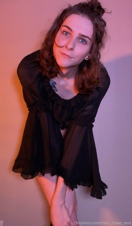 Miss Crows Nest naked model pictures