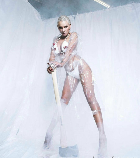 kenzietaylor model naked image