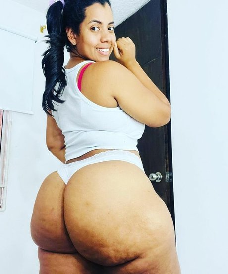 boomsar naked star img