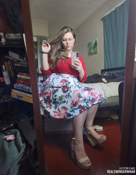 Swingerwanabe model high quality images