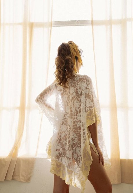 Lauren Marie Young model adult photos