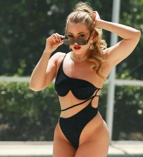 Rebecca Lawrence nudes actress pictures