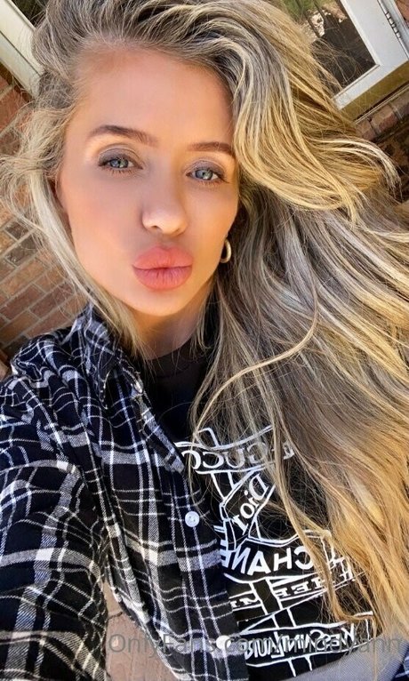 mindyann model free photo