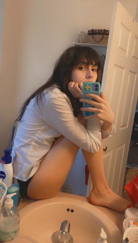 Shiruwu hot actress img