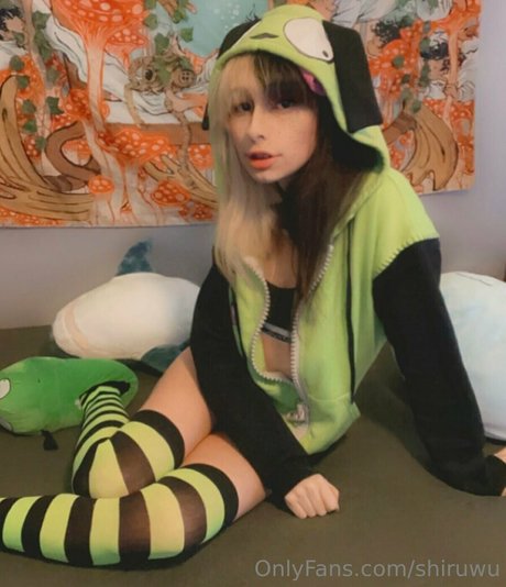 Shiruwu sexy model image