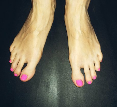 clarita feet model nude galleries