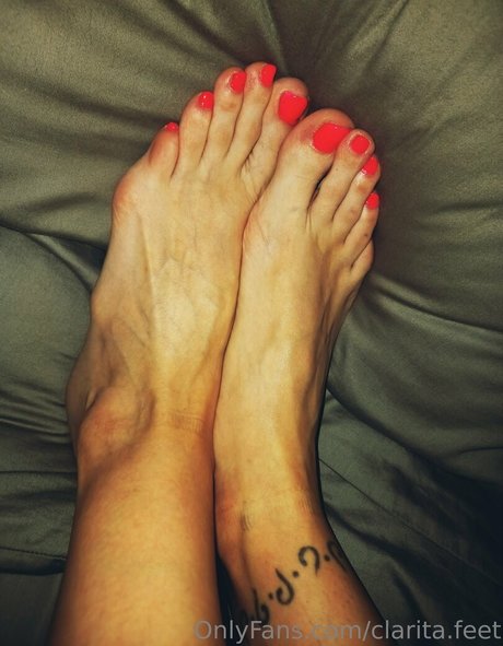 clarita feet beautiful model pic