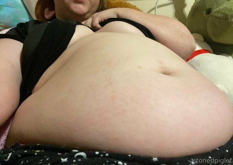 stonedpiglet star nude img