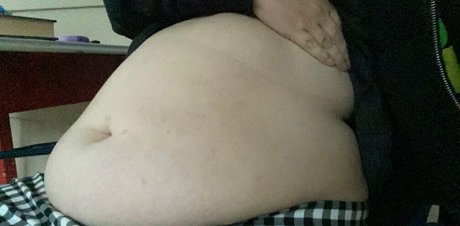 stonedpiglet model pretty img