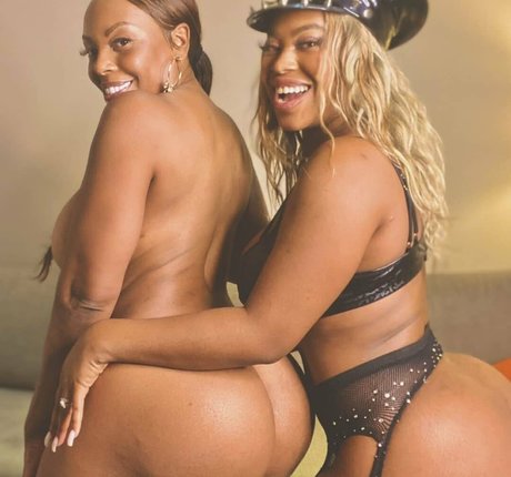 babe brunette onlyfans hot naked picture