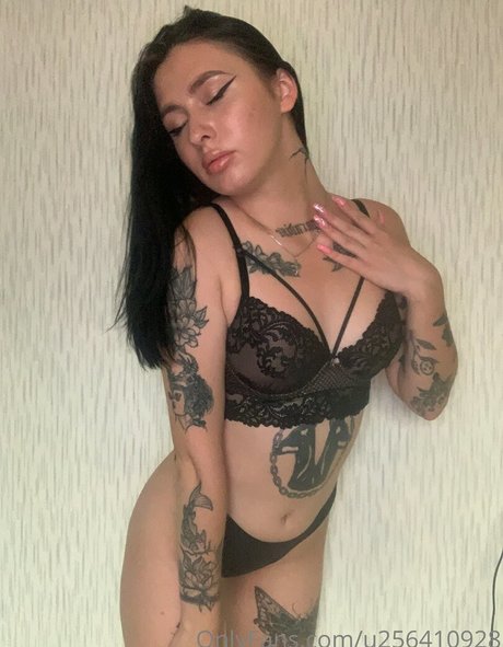 alina juicy b1tch erotic actress gallery