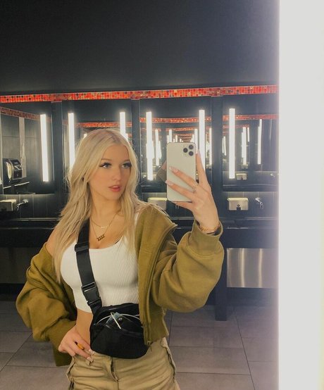 Emma Welyki model best images