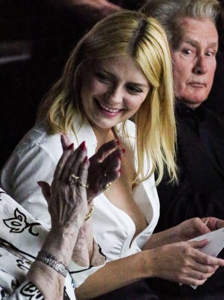 Mischa Barton high quality pornstar picture