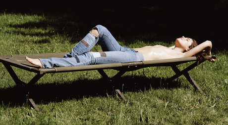 Camille Rowe top actress images