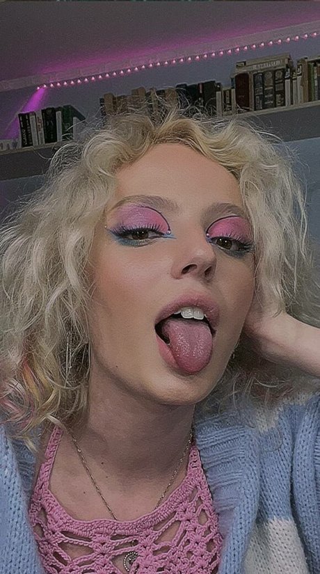 Romanowwa xxx model archive