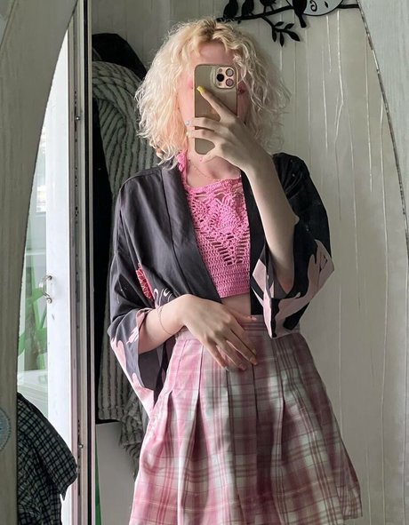 Romanowwa star naked images