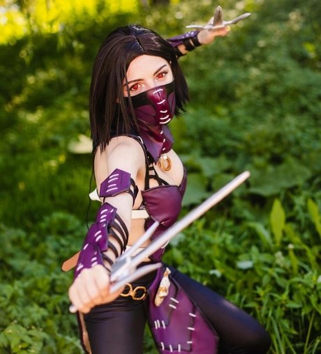 Romanowwa nude star images