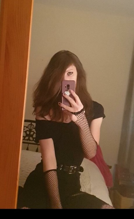 Raven64190 pornographic star picture