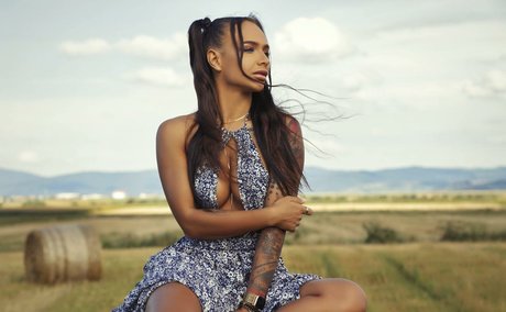 Jessica Sirbu star top pic