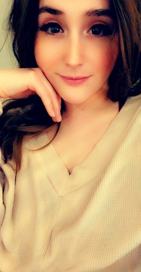 Sophia Swallow nude actress picture