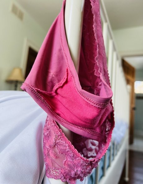 Adrena Sapphire sexy model image